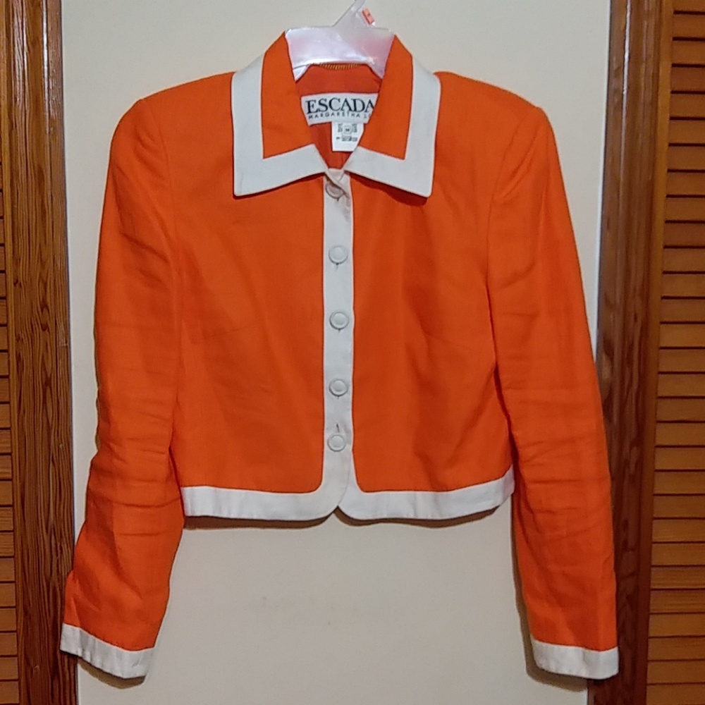 Designer Escada Pretty Crop Blazer Germany Size 8